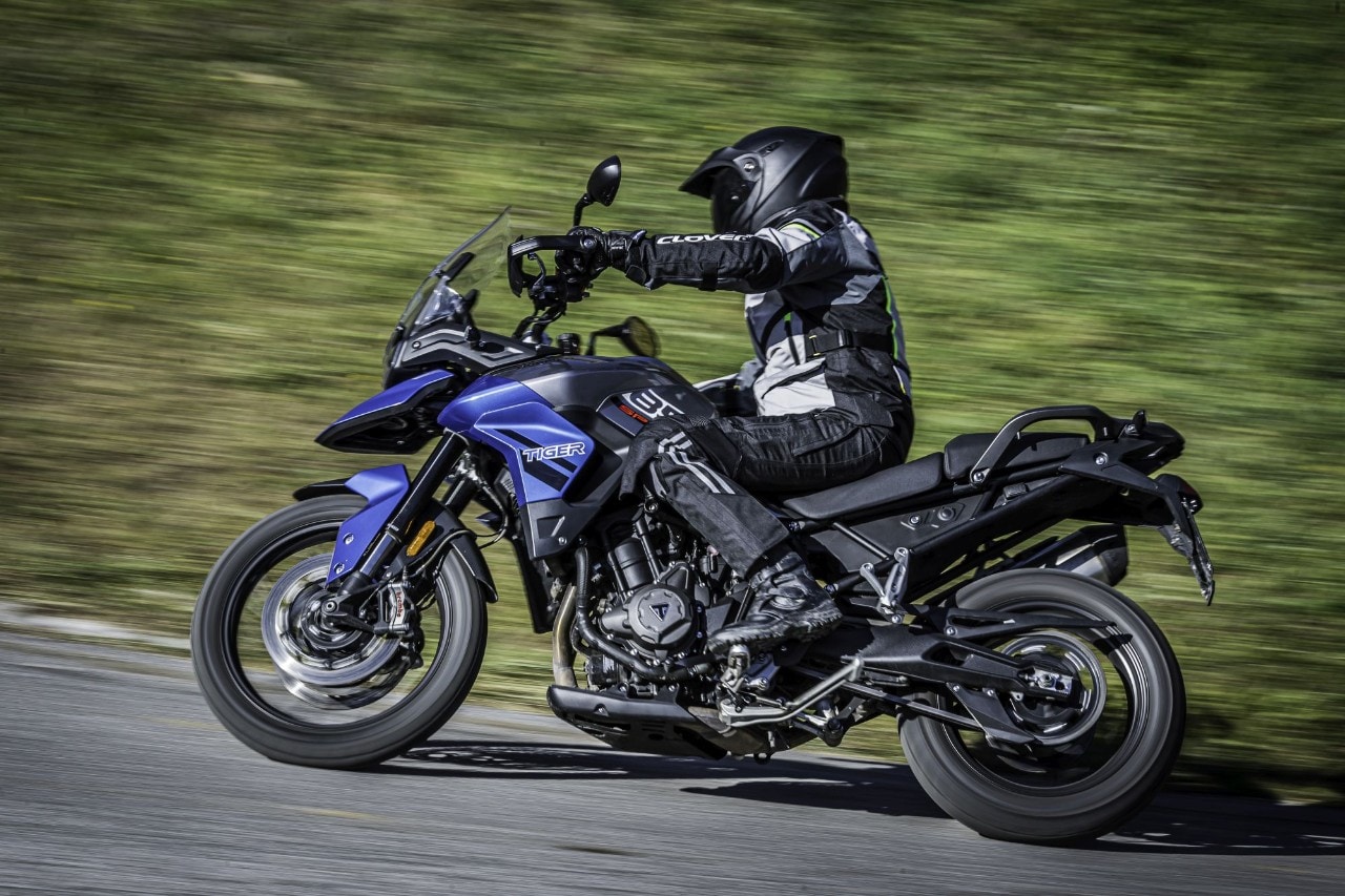 Moto Guzzi V85 TT VS Triumph Tiger 850 Sport: viaggia, guida, SOGNA